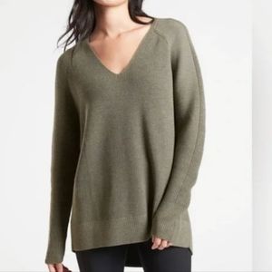 Athleta Hanover V-Neck Oversized Merino Wool Blend Sweater - Extra Small